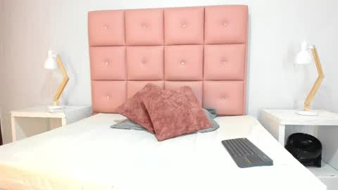 lhiamfitt online show from November 24, 4:40 pm