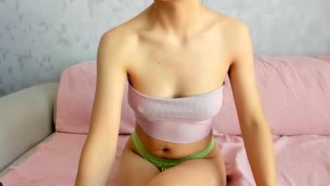 LEANNAA online show from September 27, 7:46 am