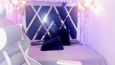 Snapshot of lia_14_ chatting on January 26, 11:17 am Lia online show from January 26, 11:17 am