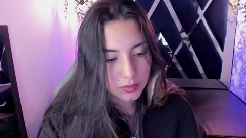 Snapshot of lia_14_ chatting on February 13, 5:22 pm Lia online show from February 13, 5:22 pm