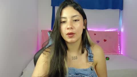 Snapshot of lia_14_ chatting on February 23, 7:49 pm Lia online show from February 23, 7:49 pm