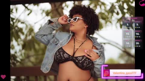 Snapshot of lia_daniiels01 chatting on February 6, 10:10 pm V A L online show from February 6, 10:10 pm