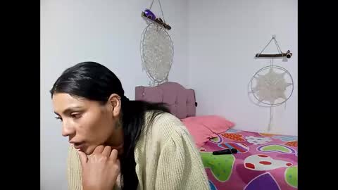 Snapshot of lia_hottie chatting on May 13, 10:17 pm Lia online show from May 13, 10:17 pm