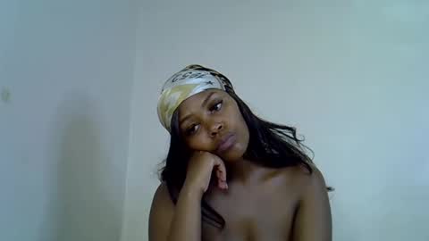 lia online show from October 16, 3:24 pm