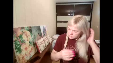 lia independent model online show from December 10, 8:27 pm