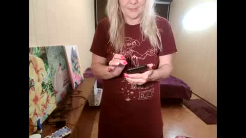 lia independent model online show from February 7, 9:26 am