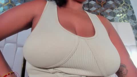 lia_mariana online show from April 2, 5:27 am