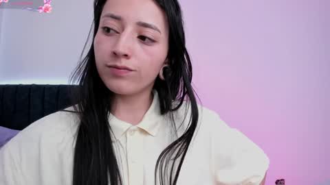 Little Queen Lia  online show from February 7, 8:53 pm