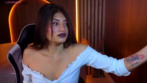 Online 1400 - 2100 online show from April 18, 3:10 am