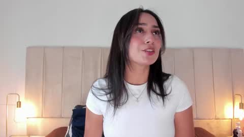Snapshot of lia_sofiia chatting on October 7, 8:44 am lia_sofiia online show from October 7, 8:44 am