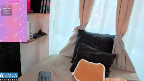 lia summer1 online show from November 1, 7:05 pm