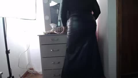 Lia Taylor online show from September 18, 12:18 pm