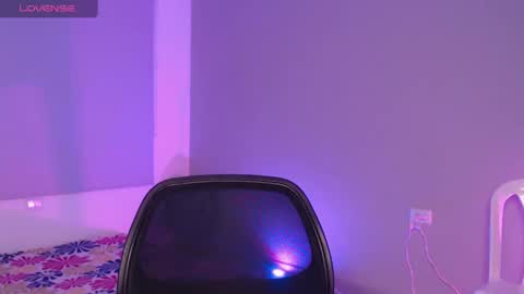 Snapshot of liaa_cute_ chatting on October 22, 3:51 am lia online show from October 22, 3:51 am