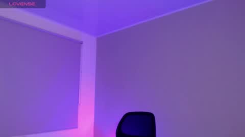 Snapshot of liaa_cute_ chatting on November 19, 9:59 pm lia online show from November 19, 9:59 pm