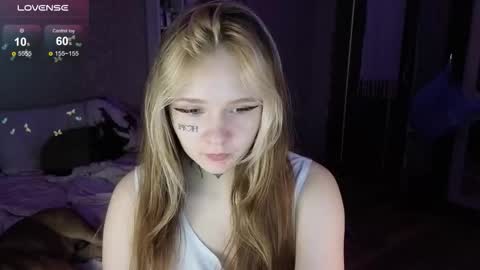 liaaa_li online show from November 17, 5:02 am