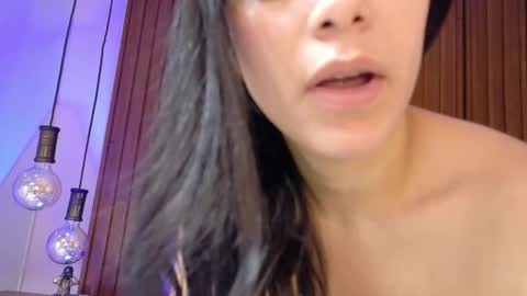 Lia cooper online show from December 18, 12:22 pm