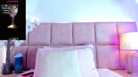 Snapshot of liaagener chatting on December 1, 2:49 am Liaa online show from December 1, 2:49 am