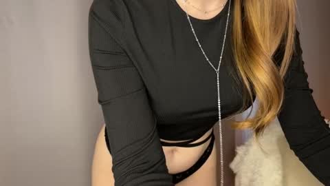 Lia online show from April 5, 8:33 am