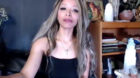 Lia Divina online show from December 31, 9:42 am