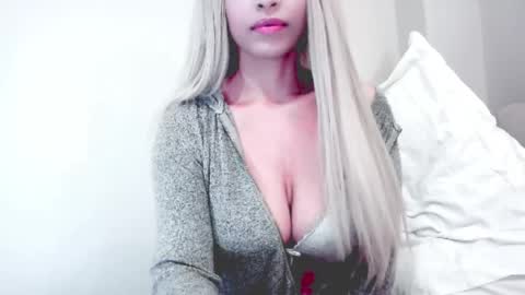 Lia Divina online show from April 19, 7:51 am