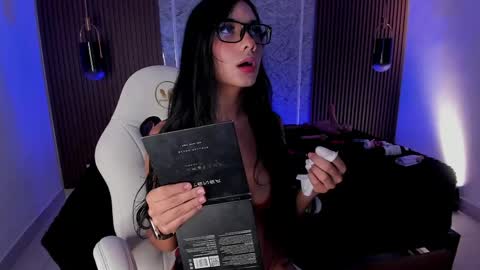 Snapshot of liah_cleir chatting on April 18, 11:58 am Liah online show from April 18, 11:58 am