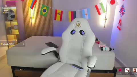Snapshot of liah_cleir chatting on June 22, 7:44 pm Liah online show from June 22, 7:44 pm