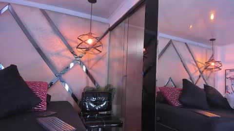 ---Liah--- online show from February 27, 9:04 pm