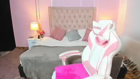 Liah online show from December 19, 8:34 pm