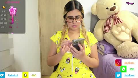 Lia  online show from December 6, 3:19 am