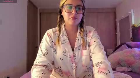 Snapshot of liahkimi chatting on July 19, 3:54 am Lia online show from July 19, 3:54 am