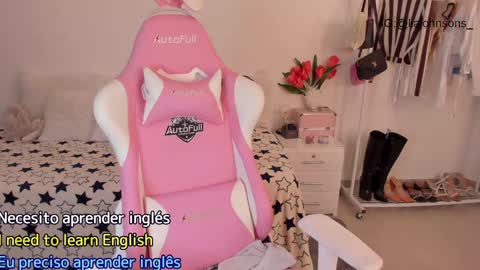 Lia Johnsons online show from December 5, 5:04 am