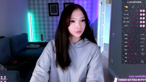 lialilia online show from September 28, 7:03 am