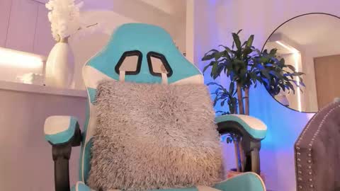 Liam online show from March 2, 5:08 am