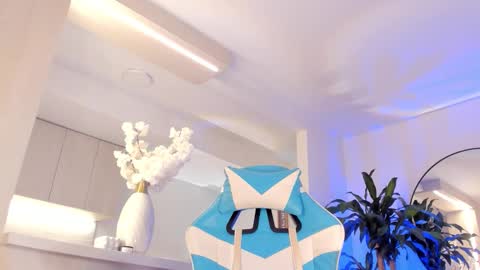 Liam online show from March 6, 6:10 am