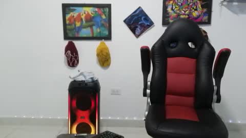 Andres online show from December 2, 9:10 pm