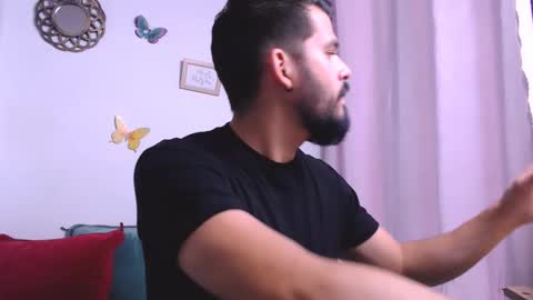 liam_borges online show from February 4, 8:49 pm