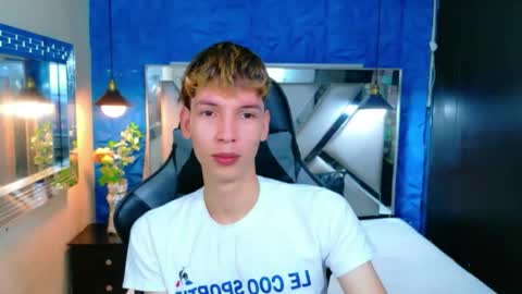 liam_green1 online show from March 2, 3:52 pm