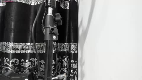 LIAM KLEIN online show from March 10, 11:21 am