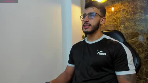 LIAM KLEIN online show from September 9, 11:10 am