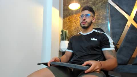 LIAM KLEIN online show from September 16, 11:11 am