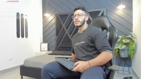 LIAM KLEIN online show from October 1, 11:16 am