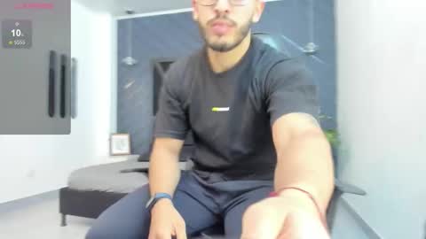 LIAM KLEIN online show from October 27, 11:36 am