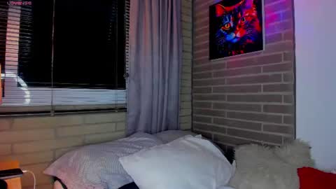 liam online show from August 4, 2:15 am