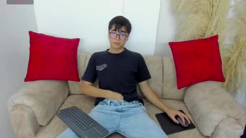 LIAM online show from March 8, 8:25 pm