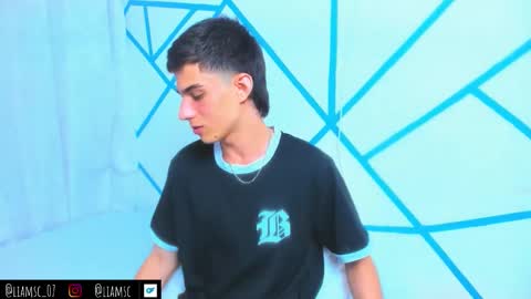 Snapshot of liam_scott77 chatting on October 30, 9:59 pm Liam scott77 online show from October 30, 9:59 pm