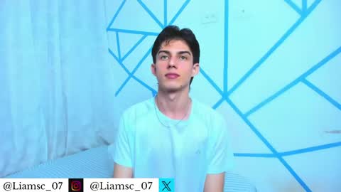 Snapshot of liam_scott77 chatting on June 3, 9:20 pm Liam scott77 online show from June 3, 9:20 pm