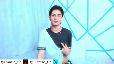 Snapshot of liam_scott77 chatting on June 4, 11:11 pm Liam scott77 online show from June 4, 11:11 pm