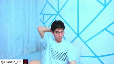 Snapshot of liam_scott77 chatting on June 9, 8:42 pm Liam scott77 online show from June 9, 8:42 pm