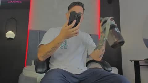 Liam online show from March 25, 8:04 pm