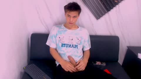 liam_york online show from March 30, 8:26 am